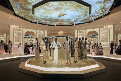 christian Dior museum exhibit